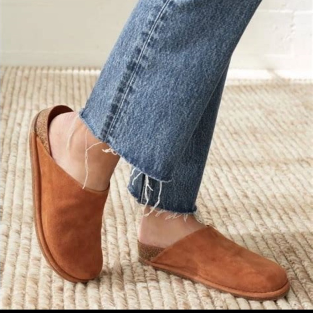 Jenni Kayne Suede Moc Clog in Saddle, Made in Italy, Size 39